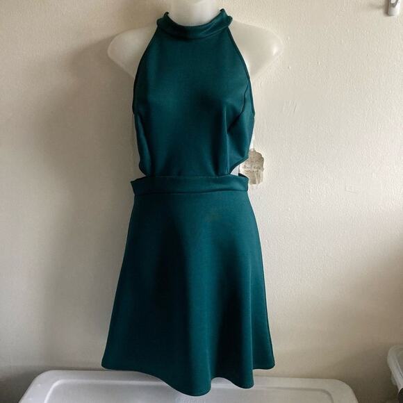 Altar'd State Dresses & Skirts - Alterd state side, cut out hunter green dress medium
